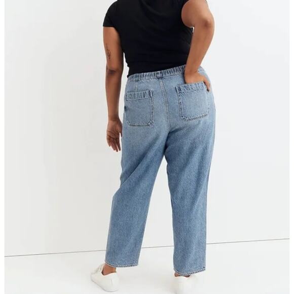 Madewell Plus High Rise Pull-On Relaxed Jeans in Bellview Wash Women's Size 2X - Picture 3 of 10